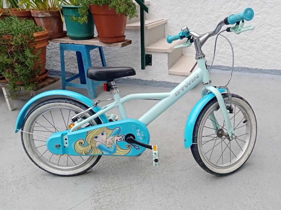 Bicicleta azul usada
