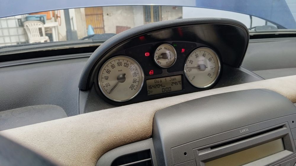 Lancia ypsilon 2