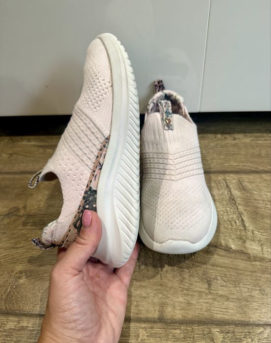 Buty skechers wsuwane