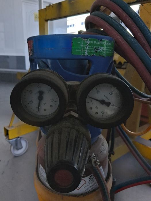 Vendo maçarico completo com garrafas e manómetros