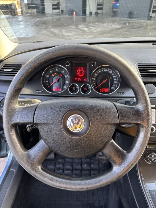 Продам автомобіль wolkswagen passat b6