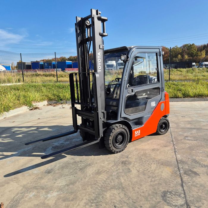 TOYOTA 1,5 тон Кабіна