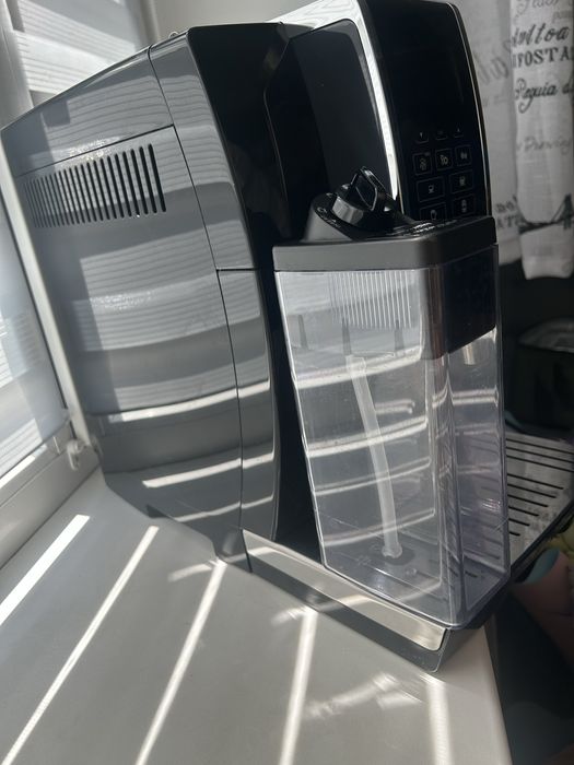 Кавомашина Delonghi Dinamica