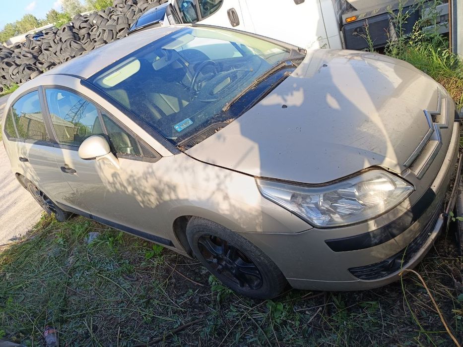citroen c4 2004 1.6 benz gaz LPG  5-drzwi brak oc pt do naprawy