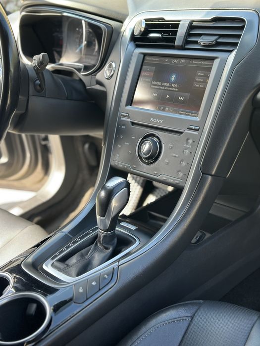 Ford Fusion Hybrid PHEV  Titanium