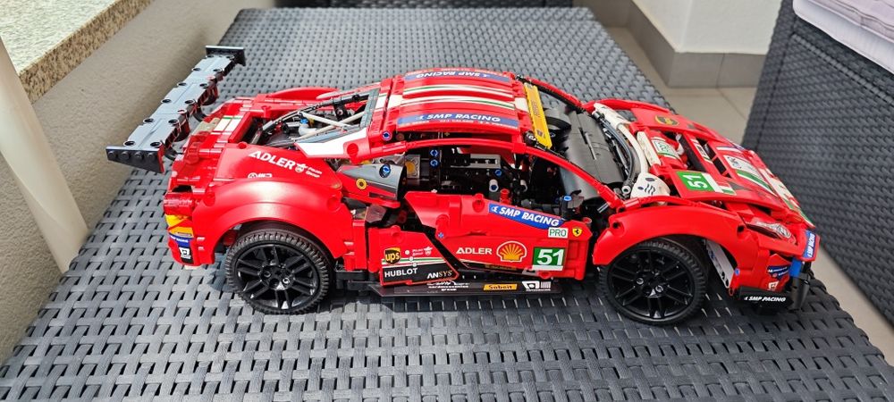 Ferrari 488 GTE technic 42125