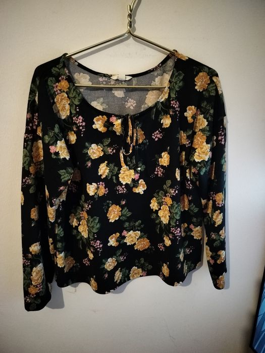 Roupa para mulher nova,mala preta nova.