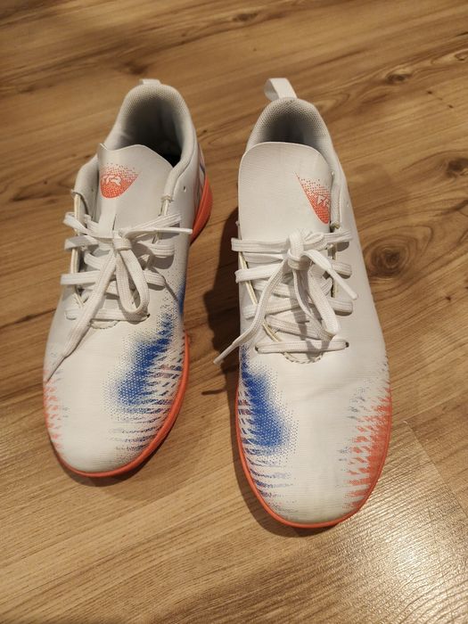 Buty piłkarskie halówki