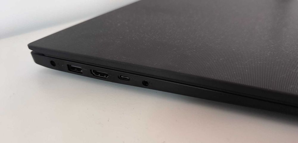 Portátil LENOVO V15G2IJL - Novo