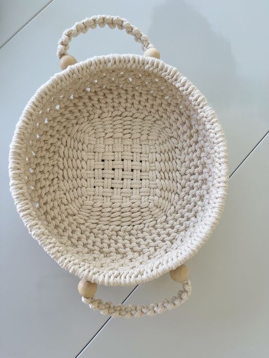 Cesto decorativo em macrame