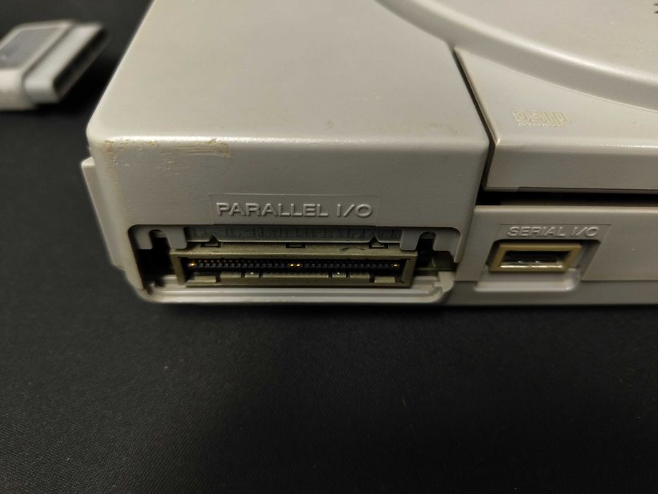 Konsola Sony PS1 z okablowaniem padem i kartą pamięci