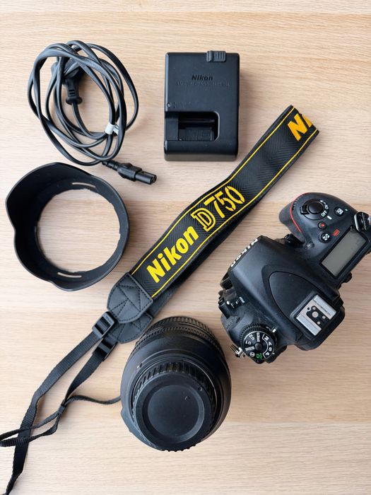 Lustrzanka NIKON