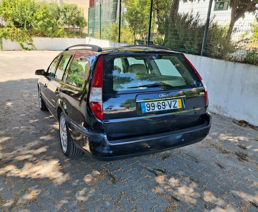 Ford Mondeo versão Guia 2.0 -2004