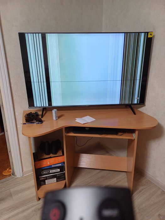 Продам телевизор Hisense на запчасти