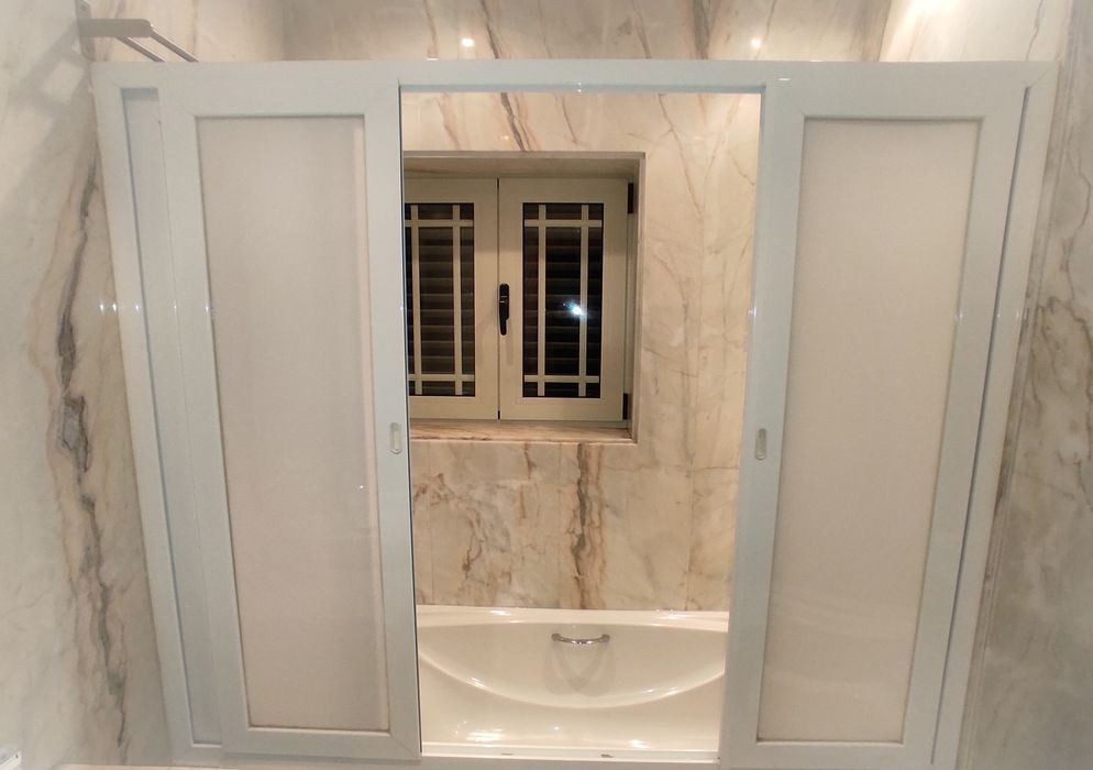 Cabine de duche em alumínio e vidro temperado