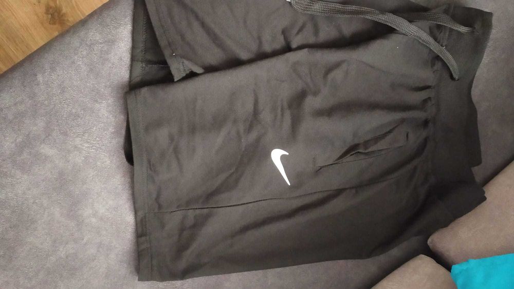 Spodenki chłopięce NIKE roz. M