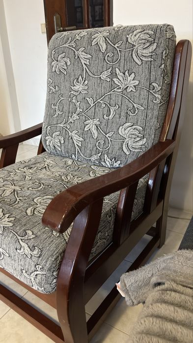 Poltrona de madeira