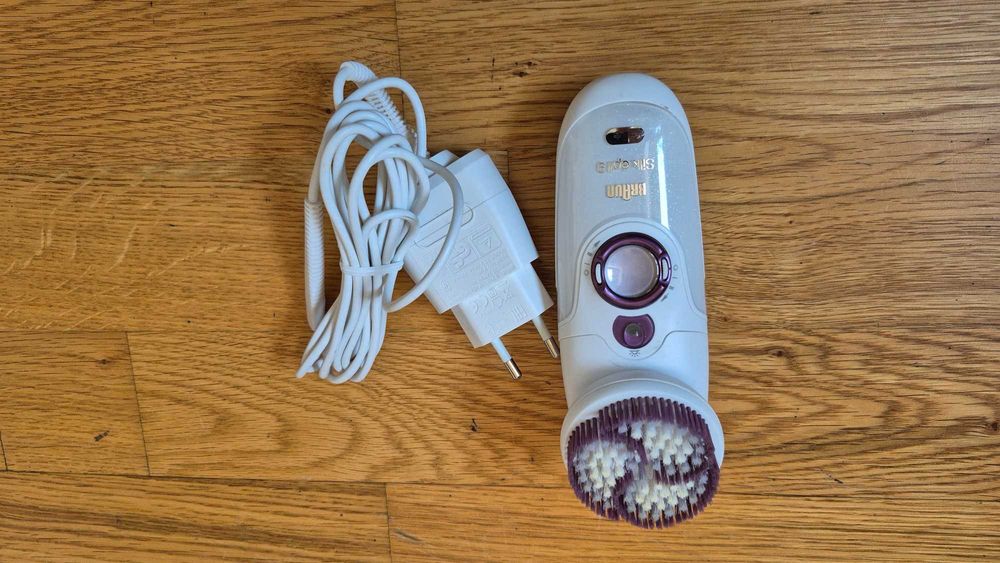 Masażer do twarzy Braun, kompletny zestaw, stan idealny