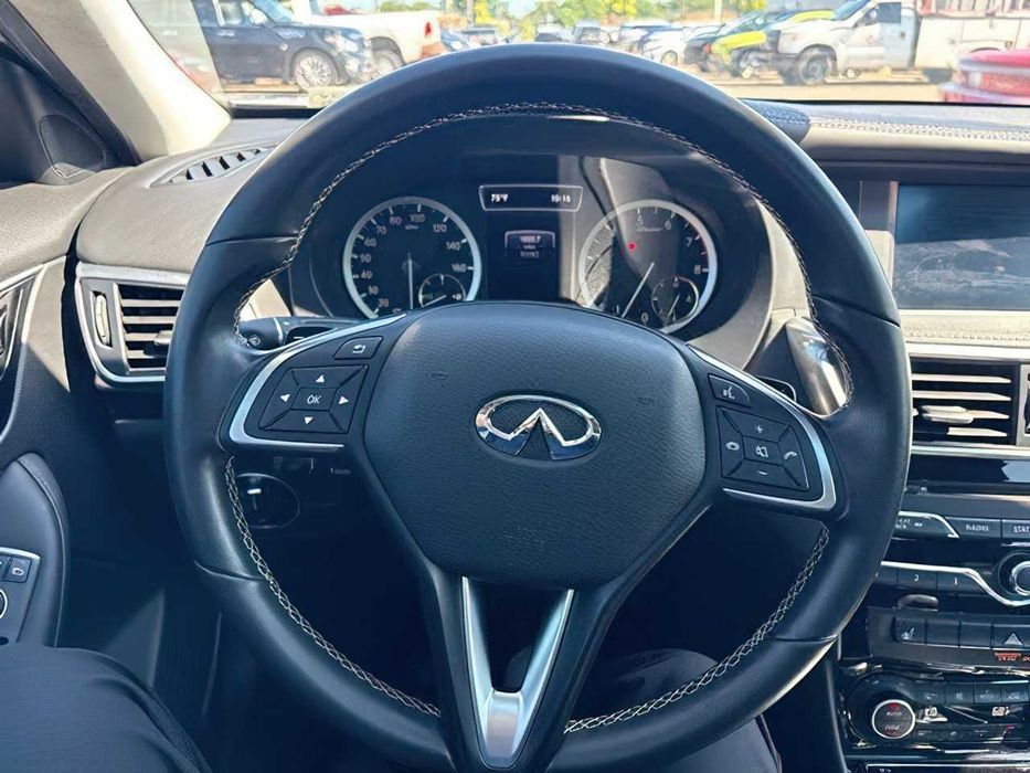 INFINITI QX30 Luxe      2019