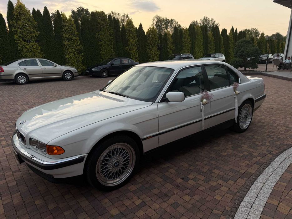Auto do ślubu BMW E38 Seria 7 | silnik V8 | BIAŁA z kierowcą