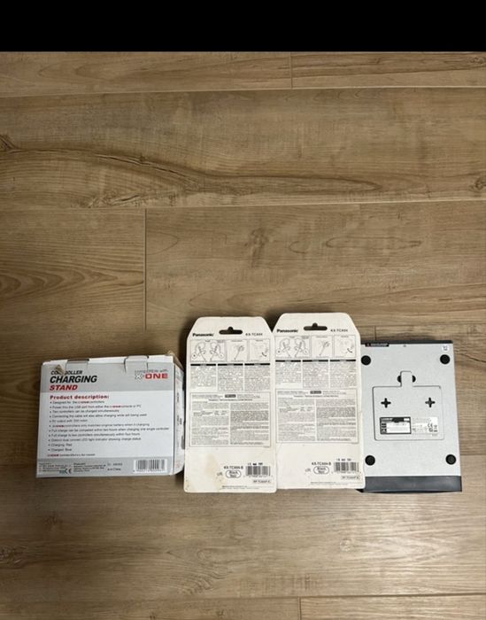 Elektronika - ładowarka, mikrofony, ruter