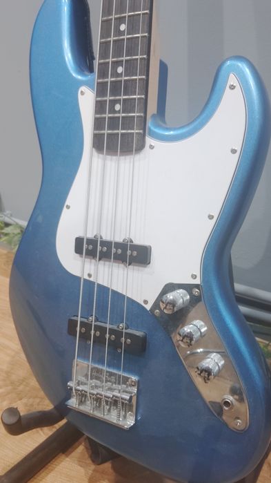 Gitara basowa Harley Benton