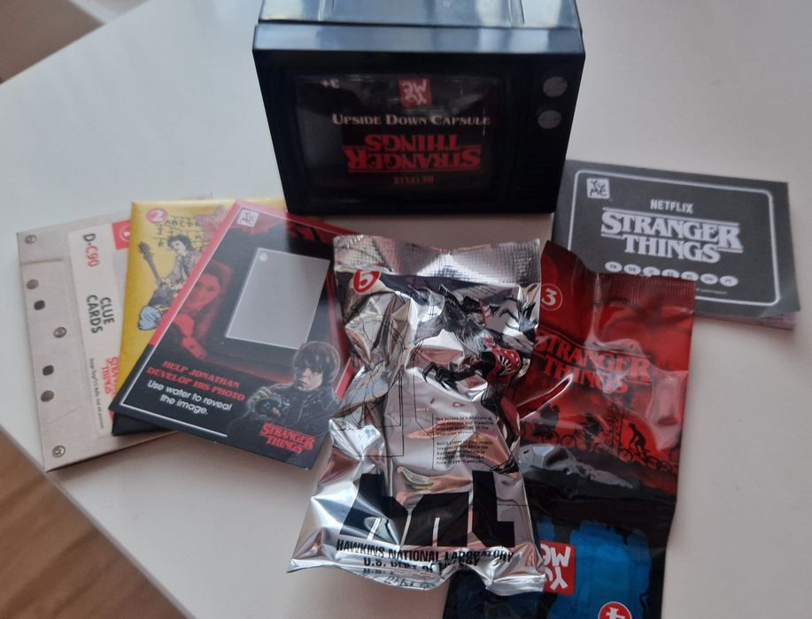 Stranger Things Upside Down Capsule 1 sztuka seria 1