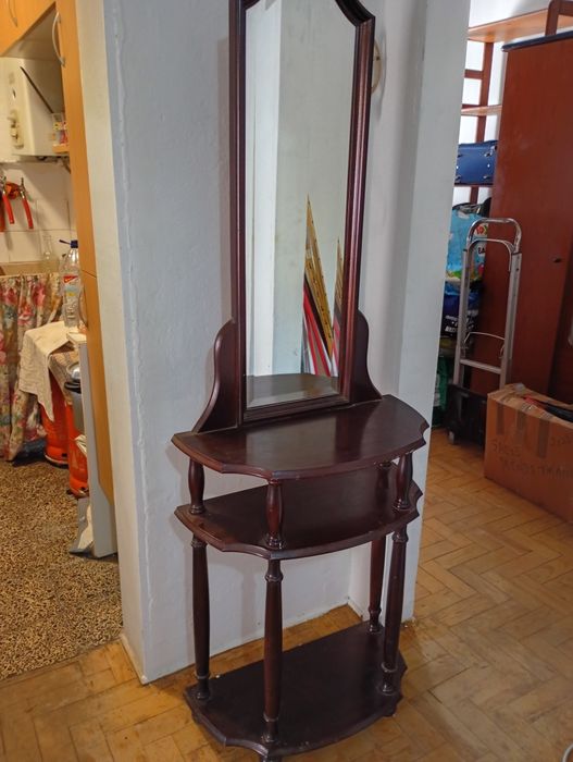 Mesa de entrada com espelho