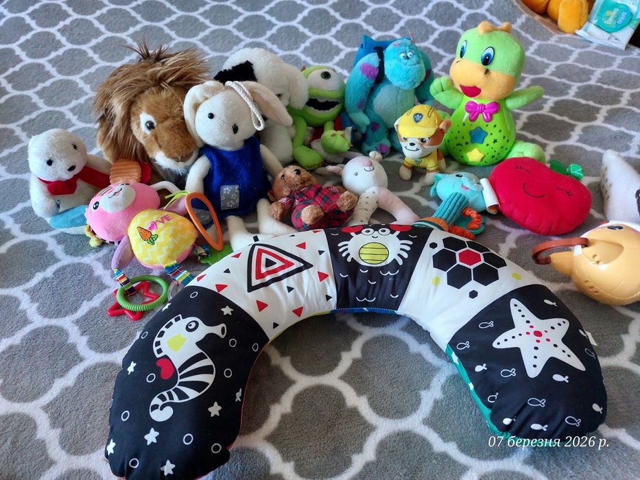 Дитячі іграшки віддам