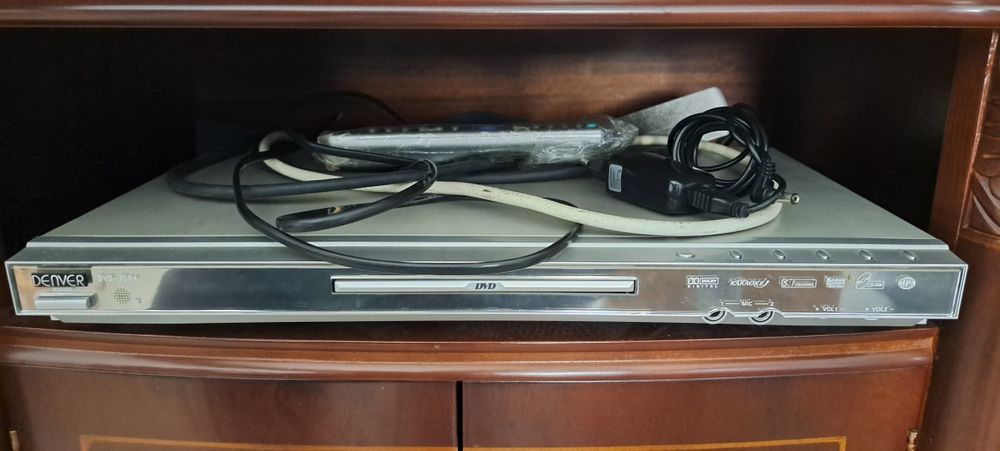 Aparelho DVD com comando