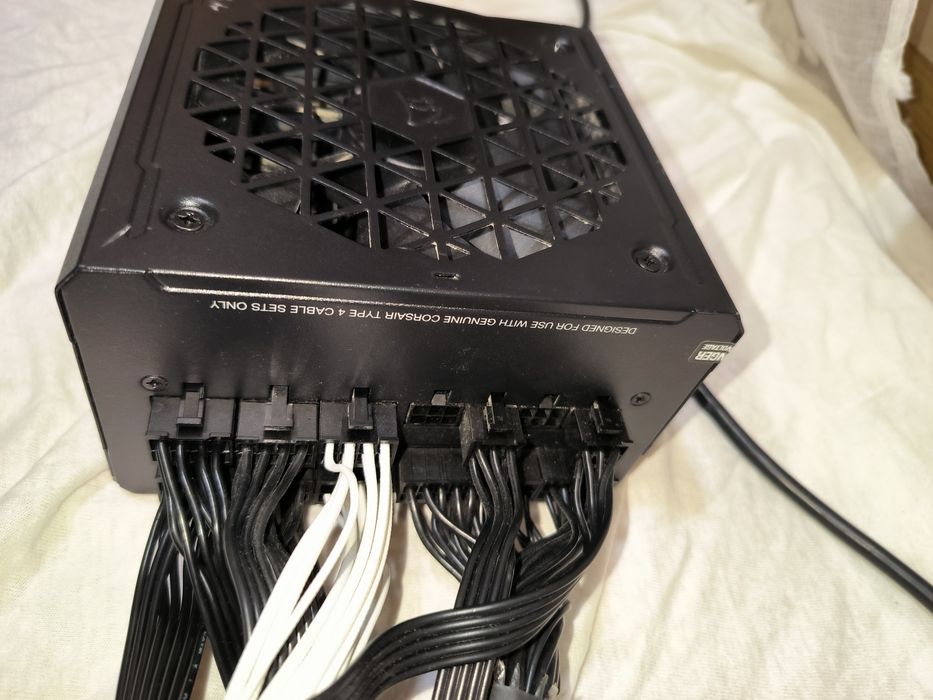 Corsair RM1000e ATX 1000W 23 рік 3.1 ATX 80 PLUS Gold Fully Modular  rtx gtx mx rx gaming OC. GT