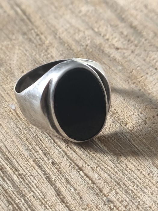 Duży srebrny sygnet z onyksem. Vintage