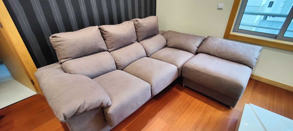 Sofá cinzento NOVO