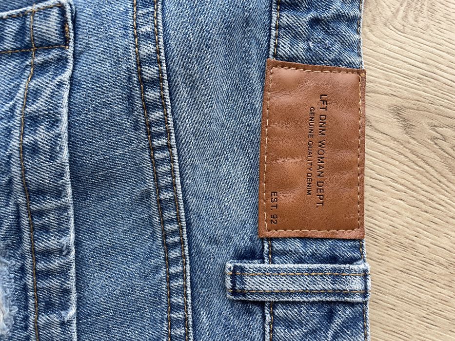 Calcas de ganga com bordados e rasgados tamanho 34