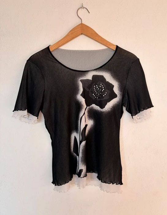 Siateczkowa bluzka y2k czarna mesh top róża cyrkonie falbany warstwowa grunge dark coquette