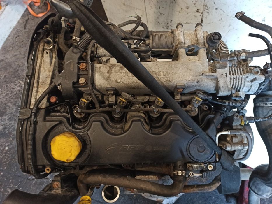 Двигун мотор двигатель Fiat Croma ІІ 1.9 jtd M737 939A1000