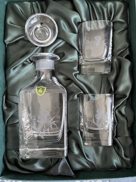 Zestaw Szkockich szkieł do alkoholu karafka