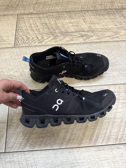 On Cloud Swiss Engineering ( 42 p )  26.5 cm