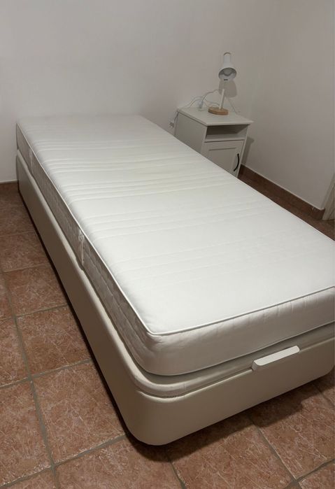 Base Sommier com Colchão (IKEA)
