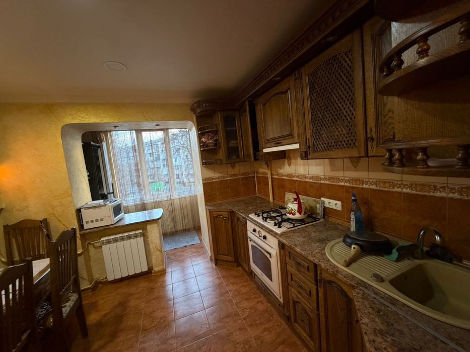 3-кім Проспект-АЛМА-АТИНСЬКА(р-н ROSHEN,ТЦ Майдан)ВИКЛЮЧНО 2х дівчат