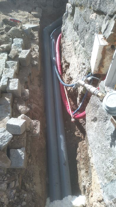 Canalização, eletricidade e Pladur.