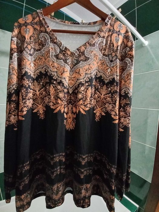 Футболка жіноча яскрава р. 54-56