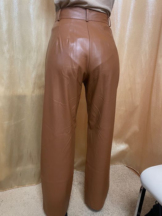 Штани з екошкіри жіночі