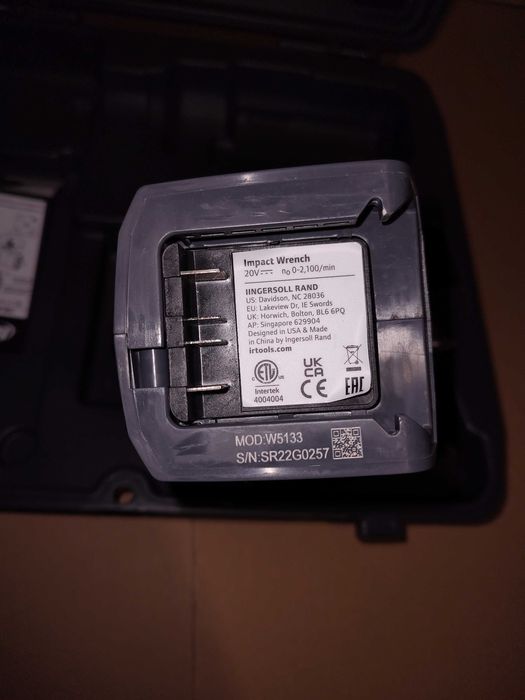 Ingersoll Rand W5133 - akumulatorowy klucz udarowy w walizce