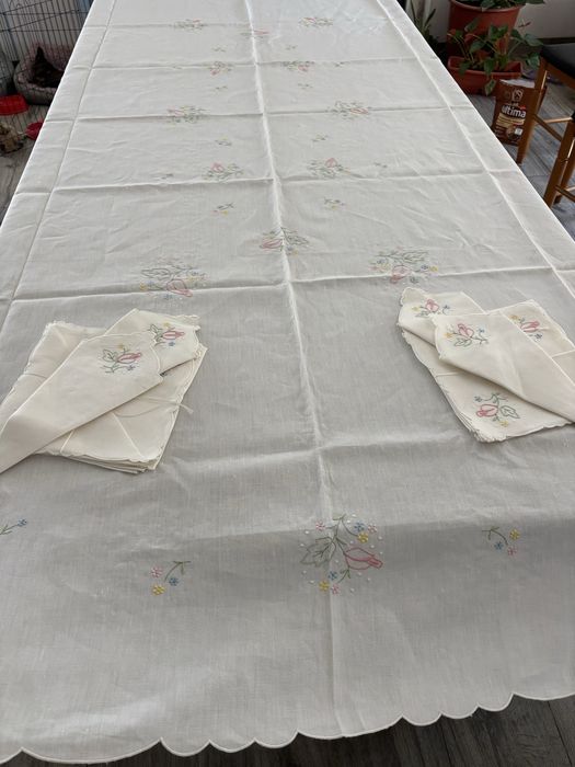 Toalha de mesa linho branco bordado feito à mão