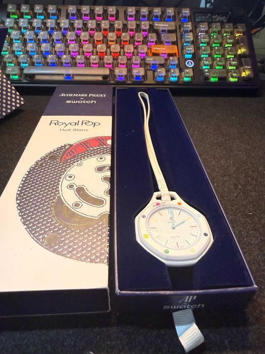 AP Swatch Huit Blanc SSX03W100N biały kompletny egzemplarz