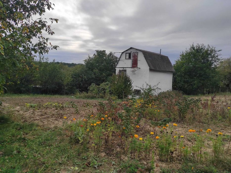 Дачний будинок в СДТ «Красне», біля Вінниці.