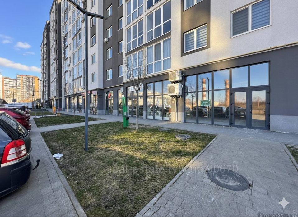 Оренда фасадного комерційного приміщення 90 м² у ЖК Continent | вул. Трускавецька