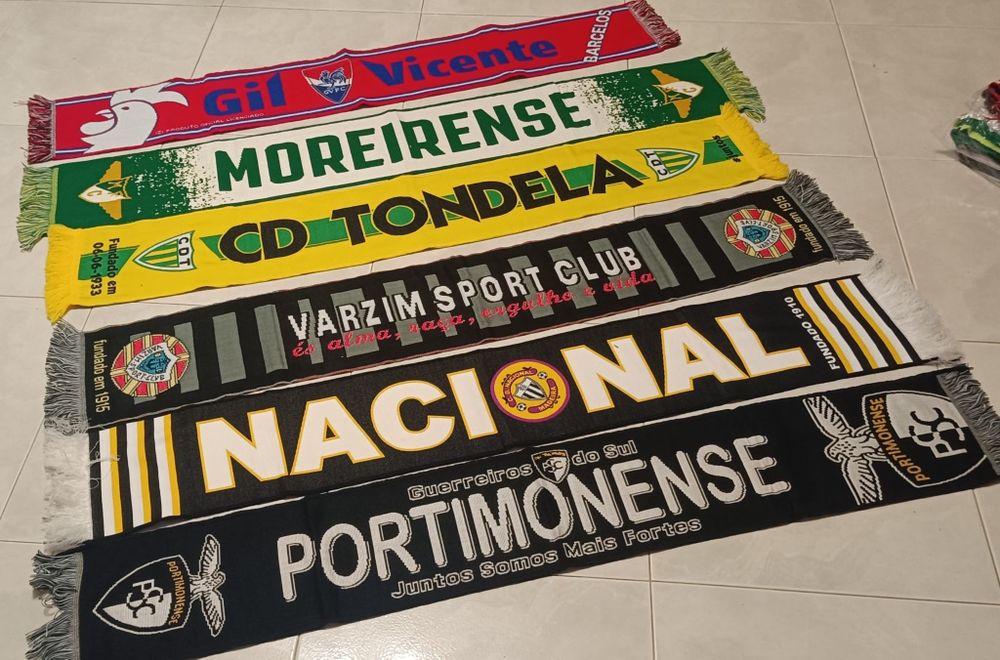 6 bufandas de futebol