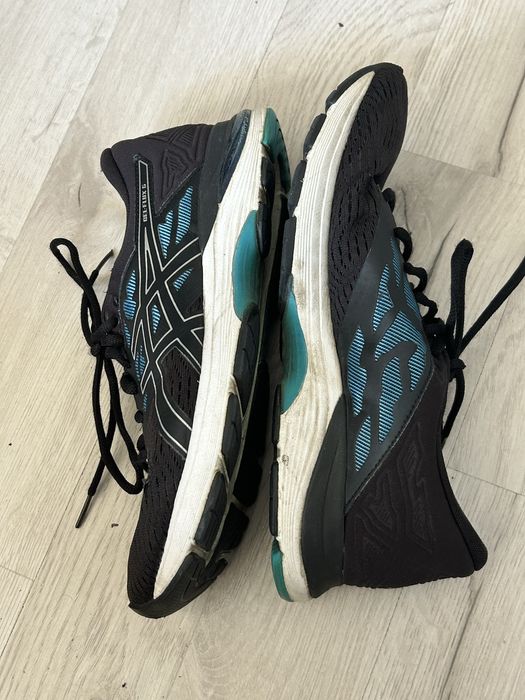 Buty sportowe sneakersy markowe Asics tanio!